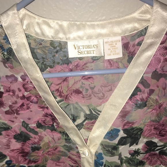 Victoria Secret Robe - Picture 4 of 5